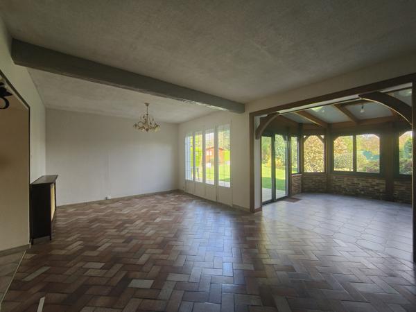 SUR ALLONNE, TRES BELLE MAISON DE CHARME RENOVEE DE 130m² HAB AVEC GARAGE ET DEPENDANCE SUR 1000 M² DE TERRAIN Allonne (60000)