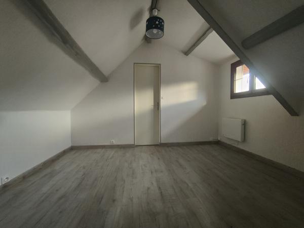 SUR ALLONNE, TRES BELLE MAISON DE CHARME RENOVEE DE 130m² HAB AVEC GARAGE ET DEPENDANCE SUR 1000 M² DE TERRAIN Allonne (60000)