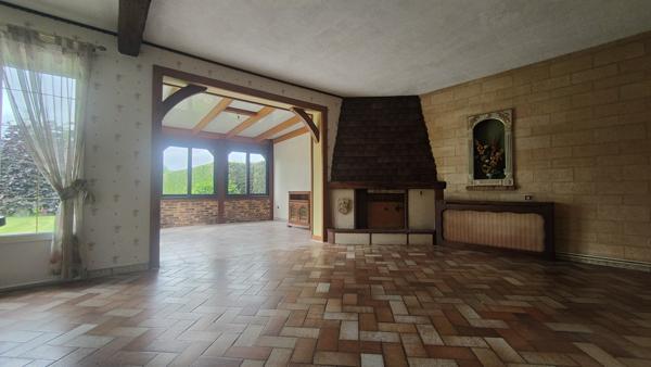 SUR ALLONNE, TRES BELLE MAISON DE CHARME RENOVEE DE 130m² HAB AVEC GARAGE ET DEPENDANCE SUR 1000 M² DE TERRAIN Allonne (60000)