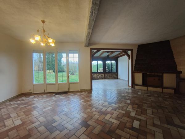 SUR ALLONNE, TRES BELLE MAISON DE CHARME RENOVEE DE 130m² HAB AVEC GARAGE ET DEPENDANCE SUR 1000 M² DE TERRAIN Allonne (60000)