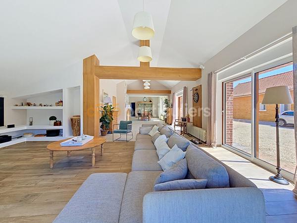 Vente
                Maison255 m² - 7 Pièces -
                    LILLE (59000)