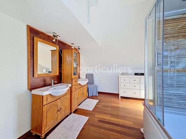 Vente
                Maison255 m² - 7 Pièces -
                    LILLE (59000)