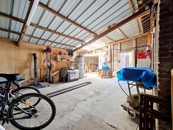 Vente
                Maison255 m² - 7 Pièces -
                    LILLE (59000)