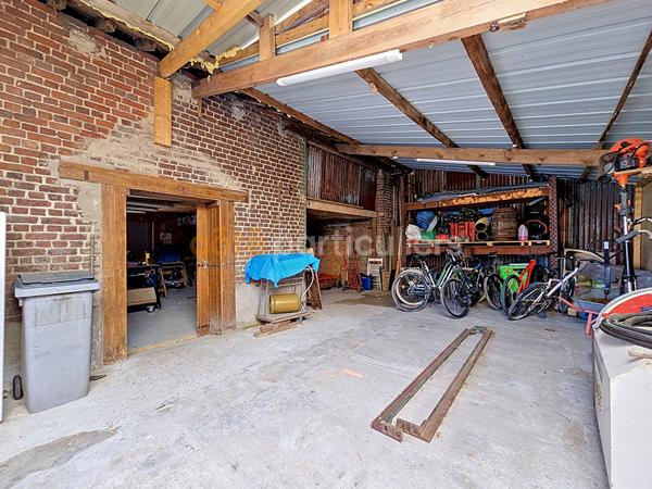 Vente
                Maison255 m² - 7 Pièces -
                    LILLE (59000)
