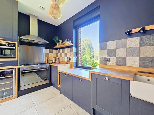 Vente
                Maison255 m² - 7 Pièces -
                    LILLE (59000)