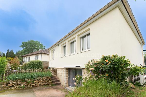 MONTLIGNON, VAL D'OISE (95) - Maison de 5 pièces principales - 109 m² (129 m² de surface au sol) - Proche écoles et commodités