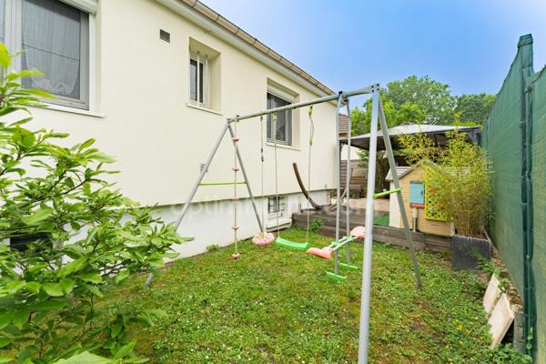 MONTLIGNON, VAL D'OISE (95) - Maison de 5 pièces principales - 109 m² (129 m² de surface au sol) - Proche écoles et commodités
