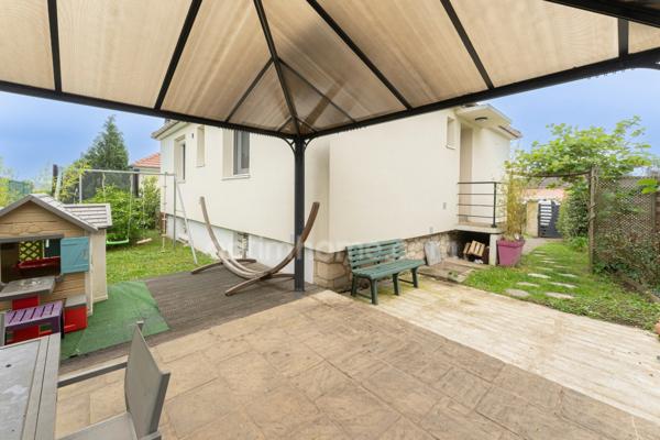 MONTLIGNON, VAL D'OISE (95) - Maison de 5 pièces principales - 109 m² (129 m² de surface au sol) - Proche écoles et commodités
