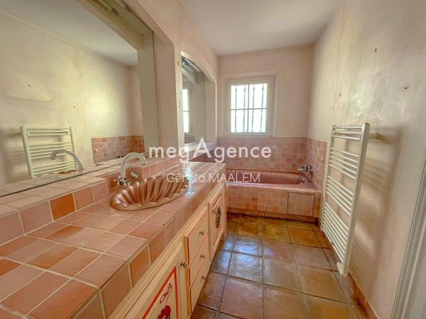 Maison à COGOLIN, 83310 - 7 pièces 231m²
