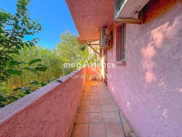 Maison à COGOLIN, 83310 - 7 pièces 231m²