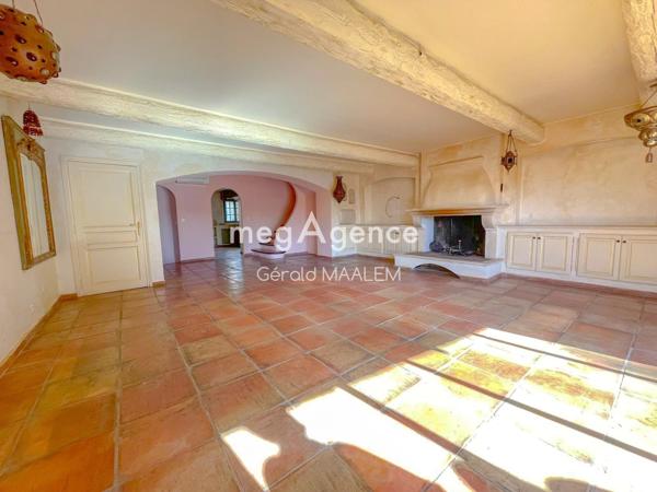 Maison à COGOLIN, 83310 - 7 pièces 231m²