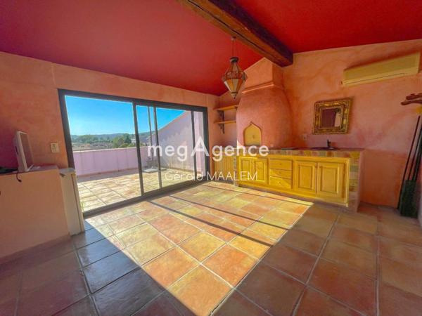 Maison à COGOLIN, 83310 - 7 pièces 231m²