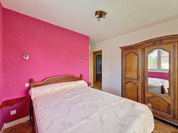 Maison lumineuse avec 4 chambres plus bureau & SDJ