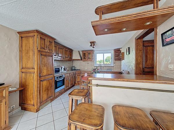 Maison lumineuse avec 4 chambres plus bureau & SDJ