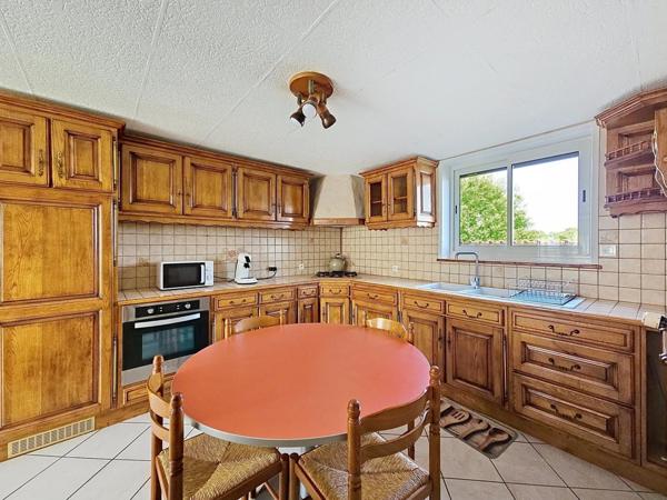 Maison lumineuse avec 4 chambres plus bureau & SDJ