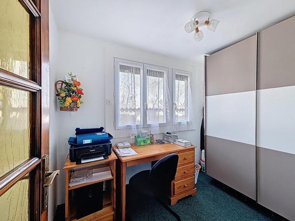 Maison lumineuse avec 4 chambres plus bureau & SDJ