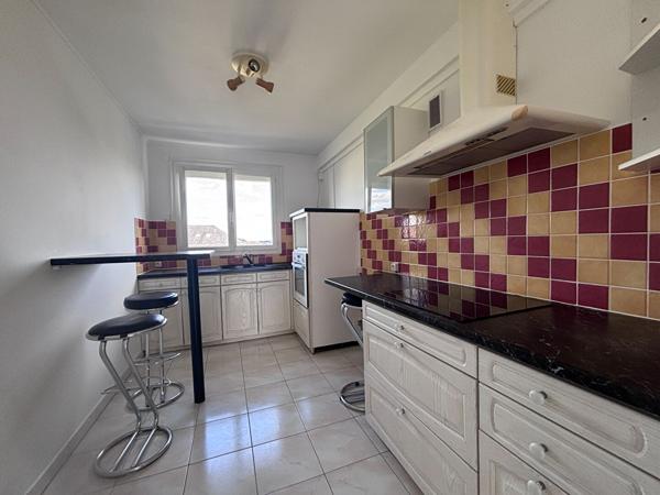 Appartement T4 avec balcon Laval Laval