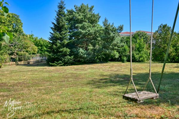 Appartement T4 DUPLEX ATTIQUE de 144.59mé avec terrasse de 79.38m²- SAINT GENIS LAVAL (69)