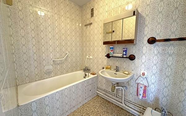 Appartement à vendre    3 pièces • 55,35 m2 Marseille 8