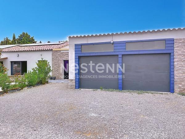 Belle maison contemporaine 6 pièces de 148 m2 avec piscine, terrain de volley, salle de sport, dépendance et grand garage sur terrain de 2300 m² Tourouzelle 11200