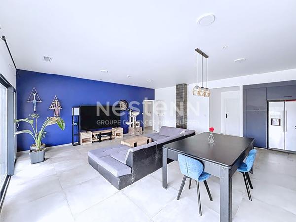 Belle maison contemporaine 6 pièces de 148 m2 avec piscine, terrain de volley, salle de sport, dépendance et grand garage sur terrain de 2300 m² Tourouzelle 11200