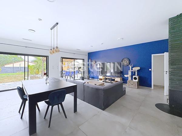 Belle maison contemporaine 6 pièces de 148 m2 avec piscine, terrain de volley, salle de sport, dépendance et grand garage sur terrain de 2300 m² Tourouzelle 11200