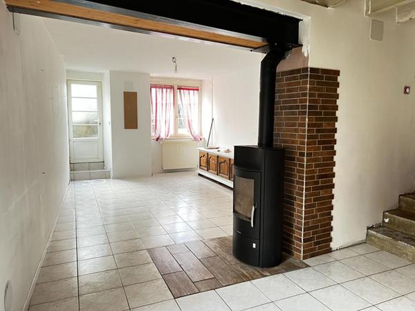 Maison  6 pièces, 97 m² + dépendances en pierres