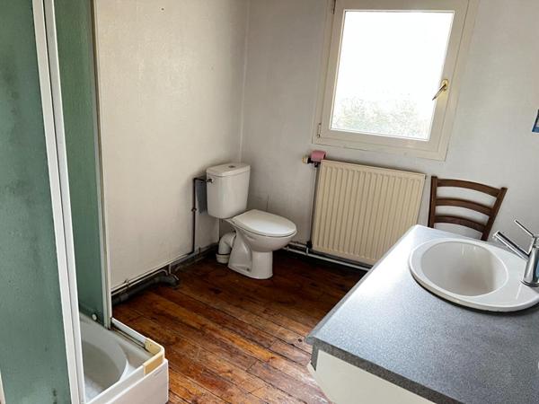 Maison  6 pièces, 97 m² + dépendances en pierres