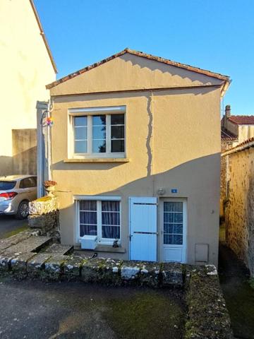 Maison  6 pièces, 97 m² + dépendances en pierres