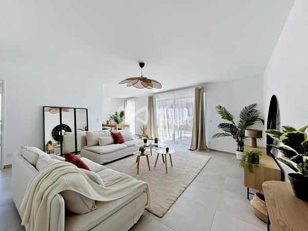 DERNIER ETAGE - APPARTEMENT T4 AVEC TERRASSE - MAUGUIO