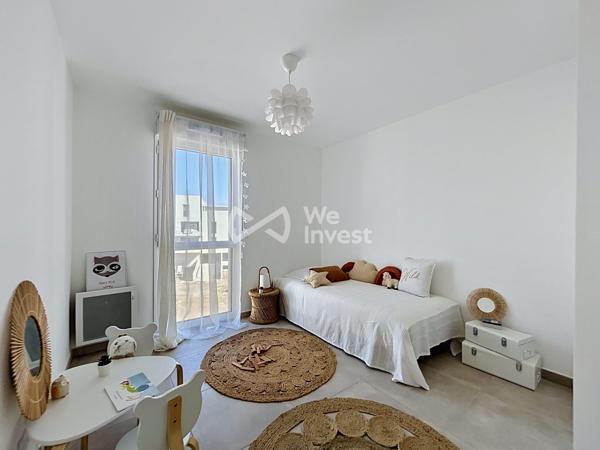 DERNIER ETAGE - APPARTEMENT T4 AVEC TERRASSE - MAUGUIO