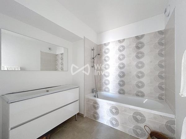 DERNIER ETAGE - APPARTEMENT T4 AVEC TERRASSE - MAUGUIO