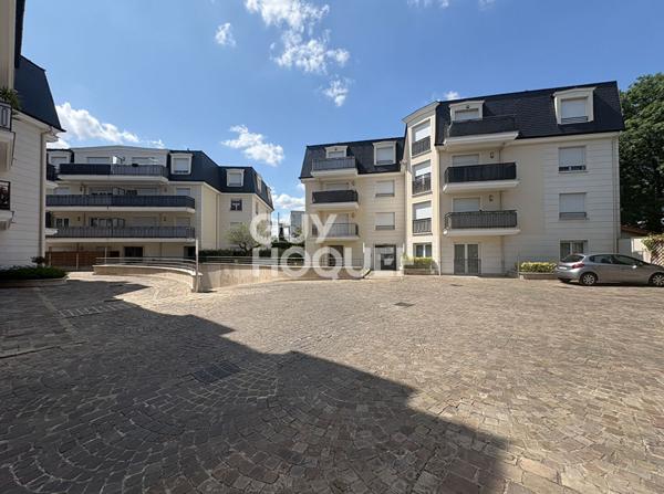 grande place de parking en sous sol sécurisé