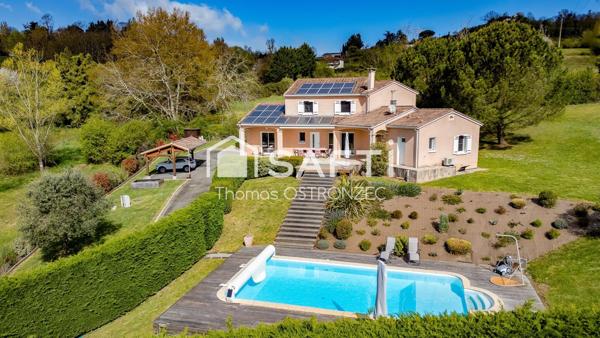 Maison avec vue dominante et piscine au calme