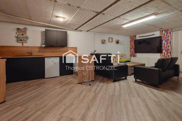 Maison avec vue dominante et piscine au calme