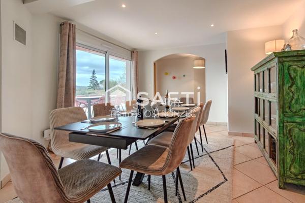 Maison avec vue dominante et piscine au calme