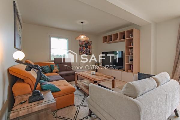 Maison avec vue dominante et piscine au calme