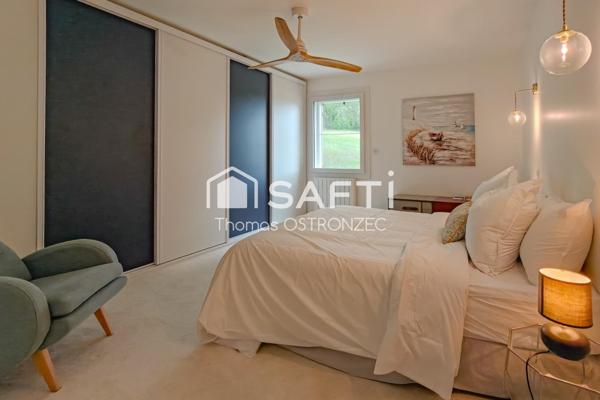 Maison avec vue dominante et piscine au calme