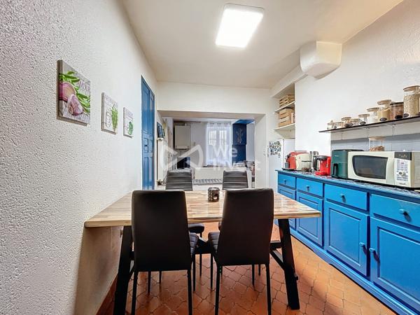 Maison de ville de type 5 avec 4 chambres et combles aménageables.