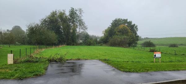 terrain à bâtir viabilisé au calme à la campagne
