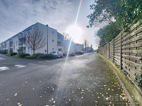 A VENDRE Appartement Type 2 avec balcon, 2 place de parking
