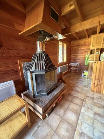 *SOUS COMROMIS* CHALET SUR LES HAUTEURS DE LAVEISSIERE