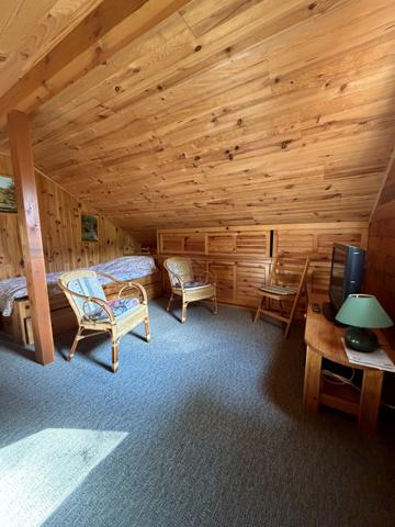 *SOUS COMROMIS* CHALET SUR LES HAUTEURS DE LAVEISSIERE
