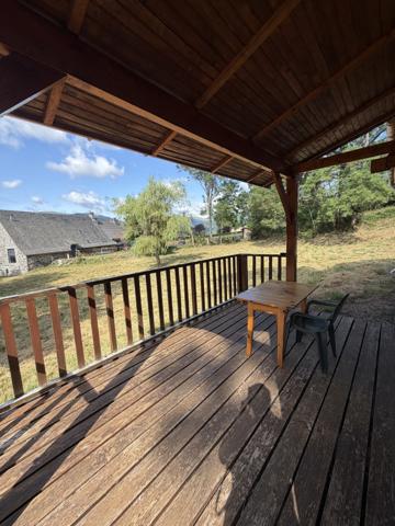 *SOUS COMROMIS* CHALET SUR LES HAUTEURS DE LAVEISSIERE