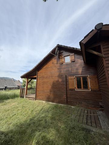 *SOUS COMROMIS* CHALET SUR LES HAUTEURS DE LAVEISSIERE