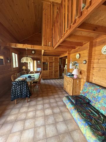 *SOUS COMROMIS* CHALET SUR LES HAUTEURS DE LAVEISSIERE