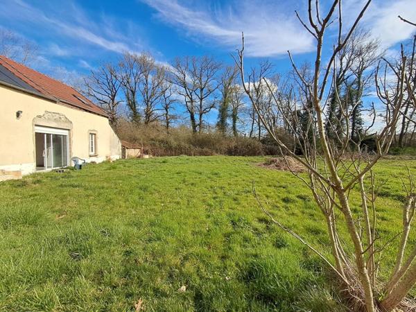 Maison au calme en partie rénovée à 10 min de Cercy la Tour