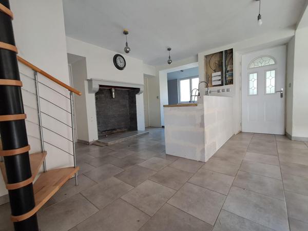 Maison au calme en partie rénovée à 10 min de Cercy la Tour