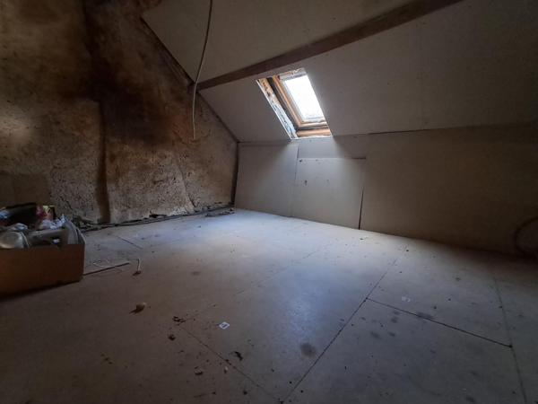 Maison au calme en partie rénovée à 10 min de Cercy la Tour