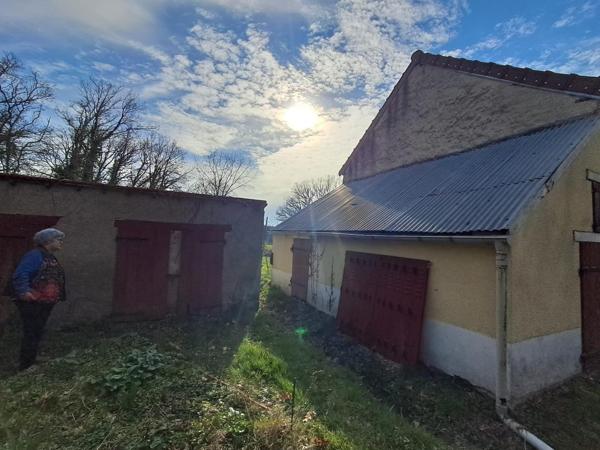 Maison au calme en partie rénovée à 10 min de Cercy la Tour